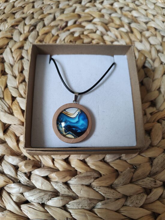 Collier bois entre ciel et mer