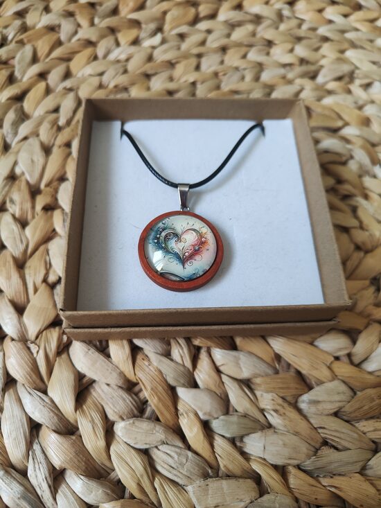 Collier bois cœur 