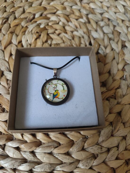 Collier en bois oiseau